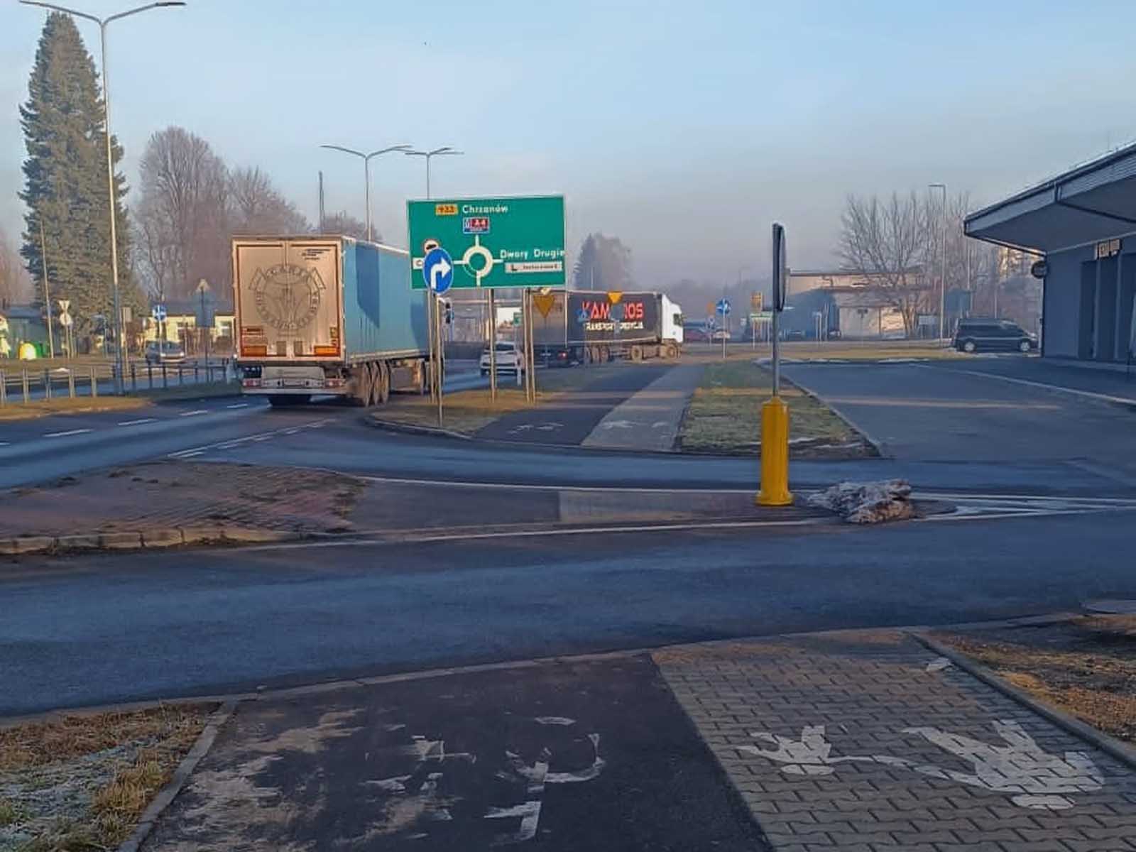 20250128-potracenie-rowerzysty - NaszOświęcim - informacje i wydarzenia.