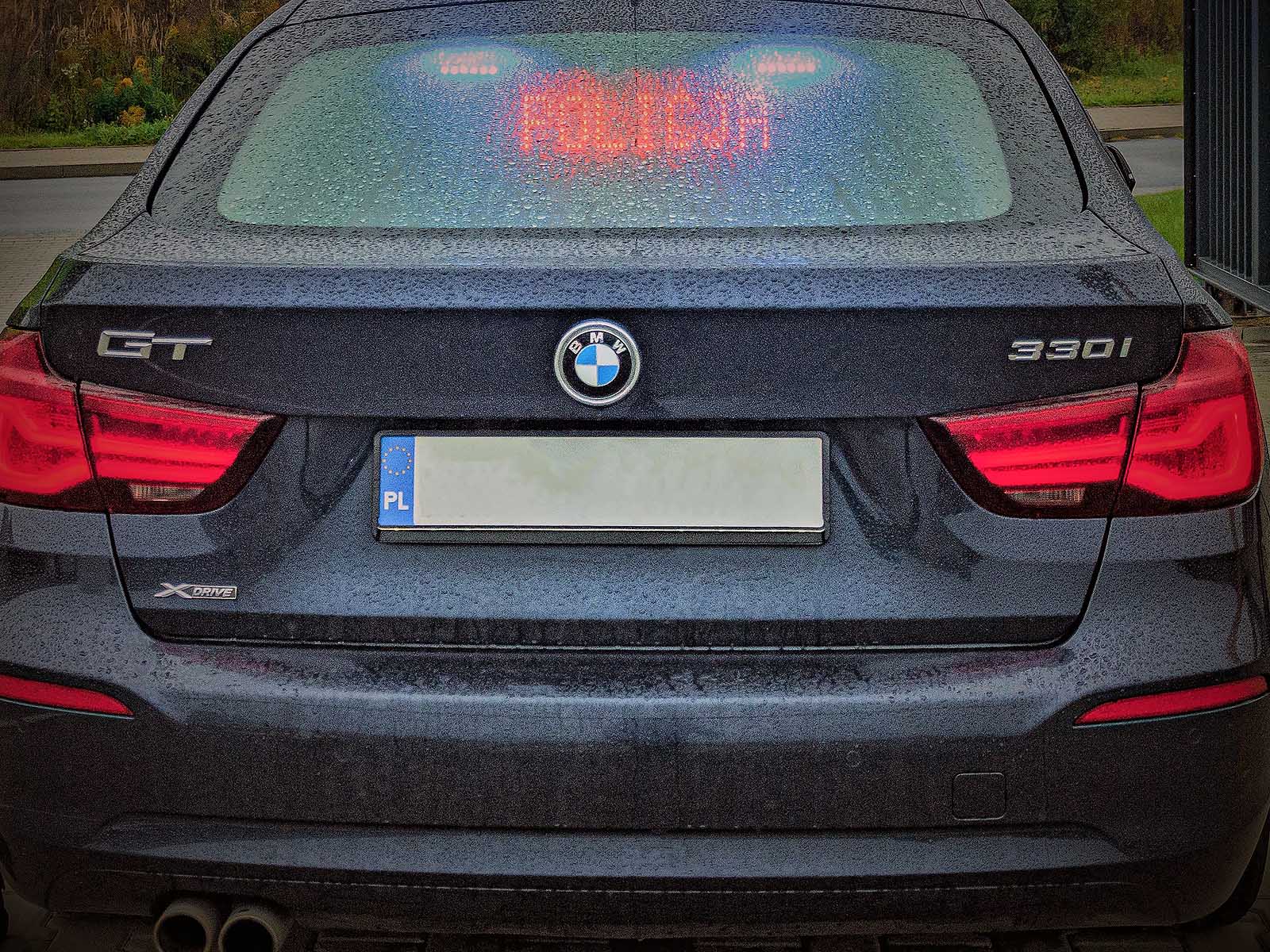 Samochód grupy SPEED na oświęcimskich drogach
