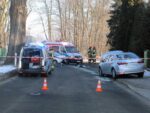 Zderzenie dwóch samochodów w Zaborzu. Jedna osoba trafiła do szpitala
