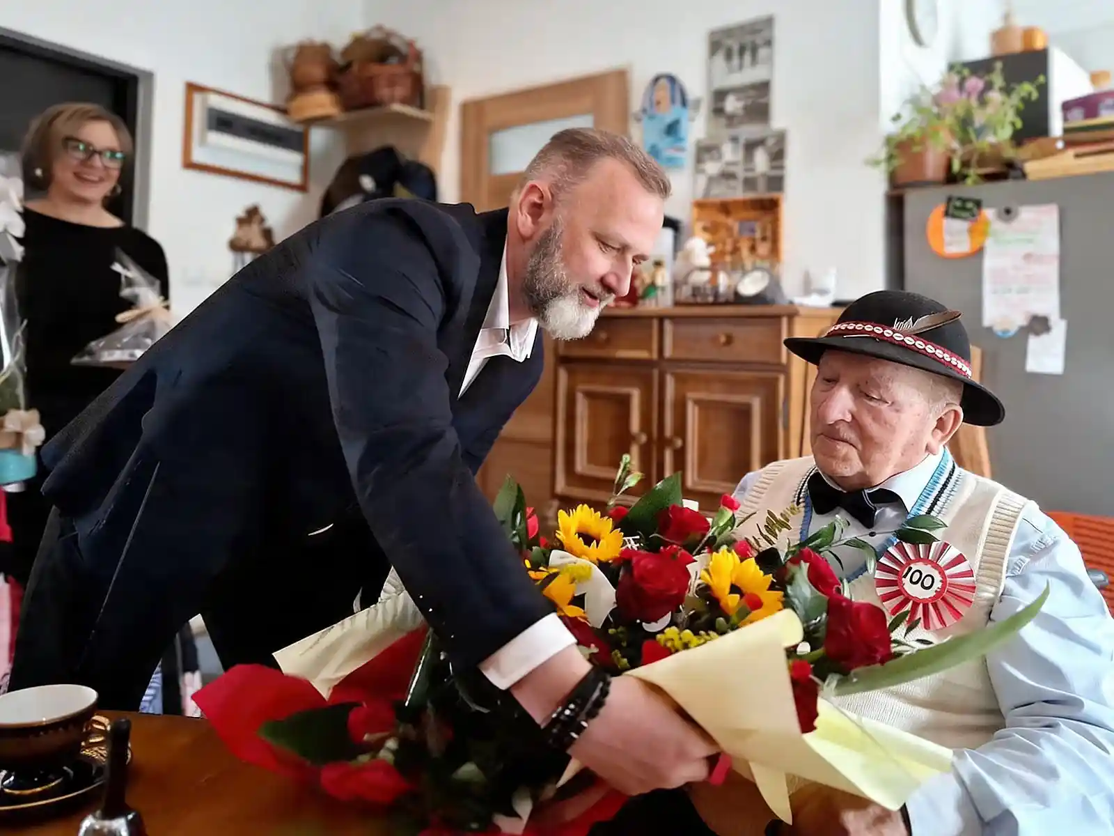 Bazyli Hnatkowicz – stulatek ze Starych Stawów w Oświęcimiu świętuje setne urodziny - NaszOświęcim - informacje i wydarzenia. Bazyli Hnatkowicz – stulatek ze Starych Stawów w Oświęcimiu świętuje setne urodziny
