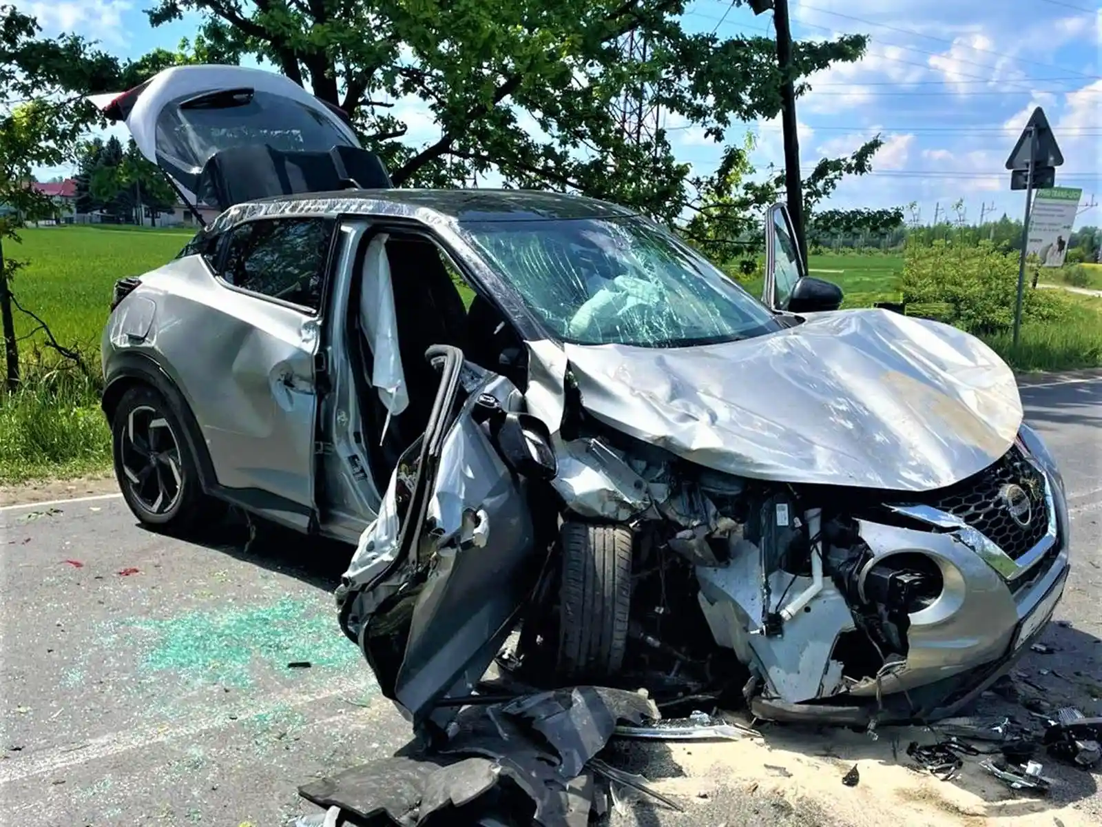 Miejsce wypadku na DK44 ulica Krakowska w Palczowicach – zamknięty ruch i objazd - NaszOświęcim - informacje i wydarzenia. Miejsce wypadku na DK44 ulica Krakowska w Palczowicach – zamknięty ruch i objazd