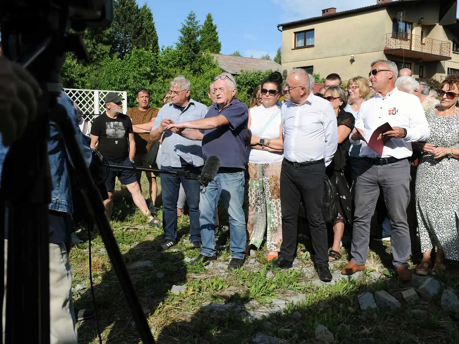 Mieszkańcy osiedla Zaborze w gminie Oświęcim podczas nagrania programu Interwencja Polsatu - NaszOświęcim - informacje i wydarzenia. Mieszkańcy osiedla Zaborze w gminie Oświęcim podczas nagrania programu Interwencja Polsatu
