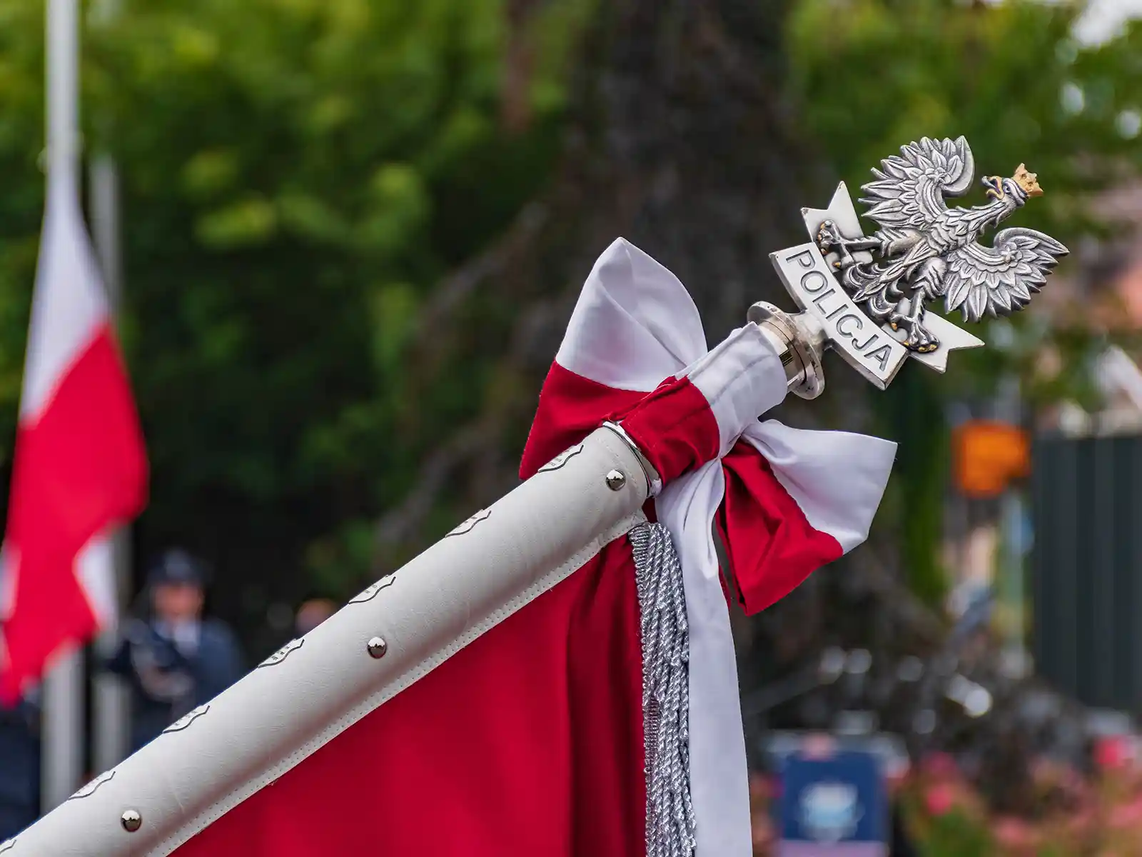 Uroczysty apel z okazji powiatowego Święta Policji na placu przed Oświęcimskim Centrum Kultury - NaszOświęcim - informacje i wydarzenia. Uroczysty apel z okazji powiatowego Święta Policji na placu przed Oświęcimskim Centrum Kultury
