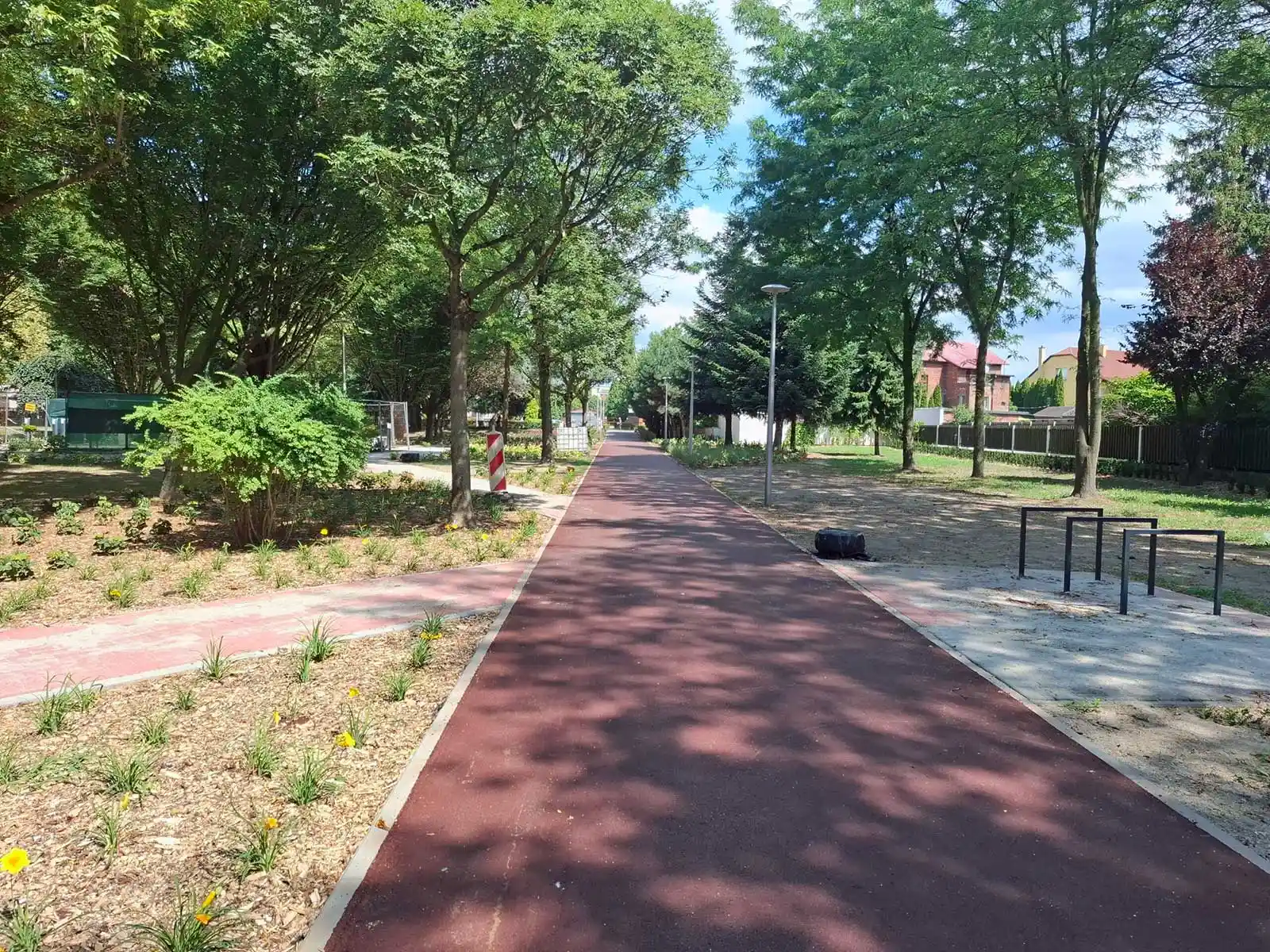 Zwornik w Oświęcimiu — zielony teren między ulicami Dąbrowskiego i 3 Maja przekształcany w park kieszonkowy z ogrodem japońskim