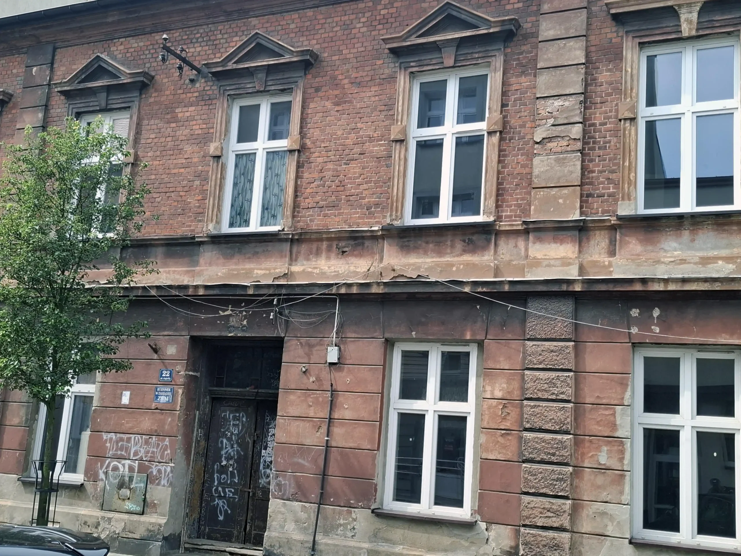 Kamienica przy ulicy Jagiełły 22 przeznaczona do remontu