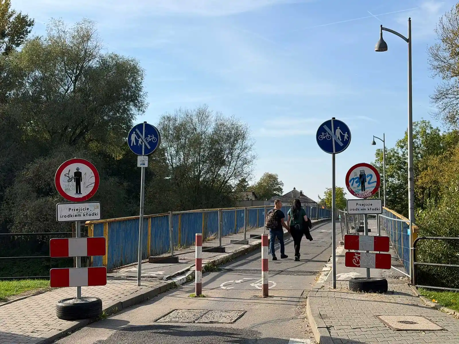 Kładka na ul. Cichej do przebudowy. Nowe oświetlenie i iluminacja do końca 2027 roku Kładka na ul. Cichej do przebudowy. Nowe oświetlenie i iluminacja do końca 2027 roku