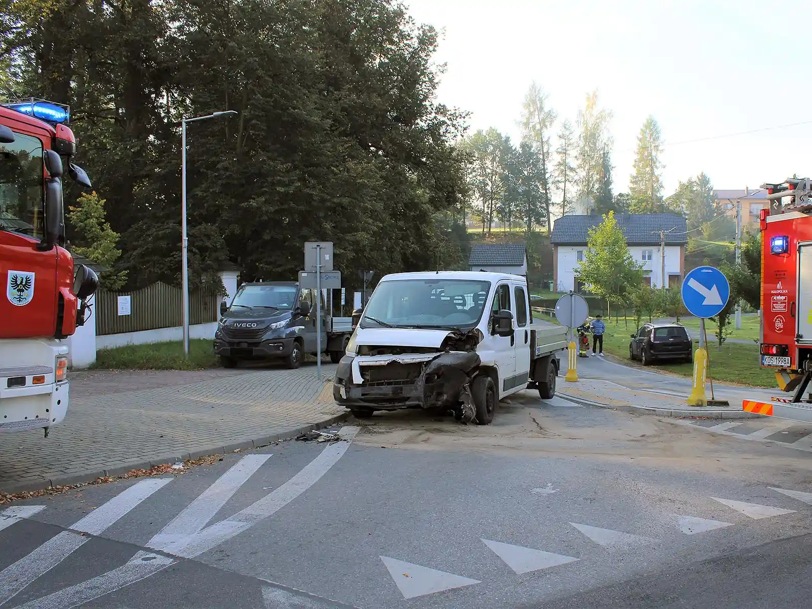 Zasnął za kierownicą i uderzył w dostawczaka. Zderzenie w Polance Wielkiej Zasnął za kierownicą i uderzył w dostawczaka. Zderzenie w Polance Wielkiej