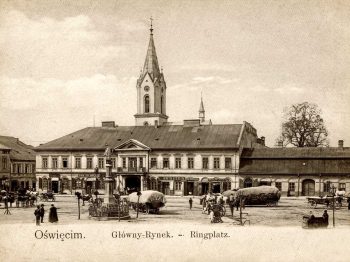 Archiwalne zdjęcie Kamienicy Ślebarskich przy Rynku Głównym 14 w Oświęcimiu, obecnie siedziba Sądu Rejonowego